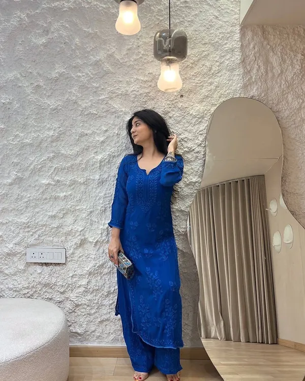 Sheesh_Azure_Bloom_Embroidered_Kurta_Set