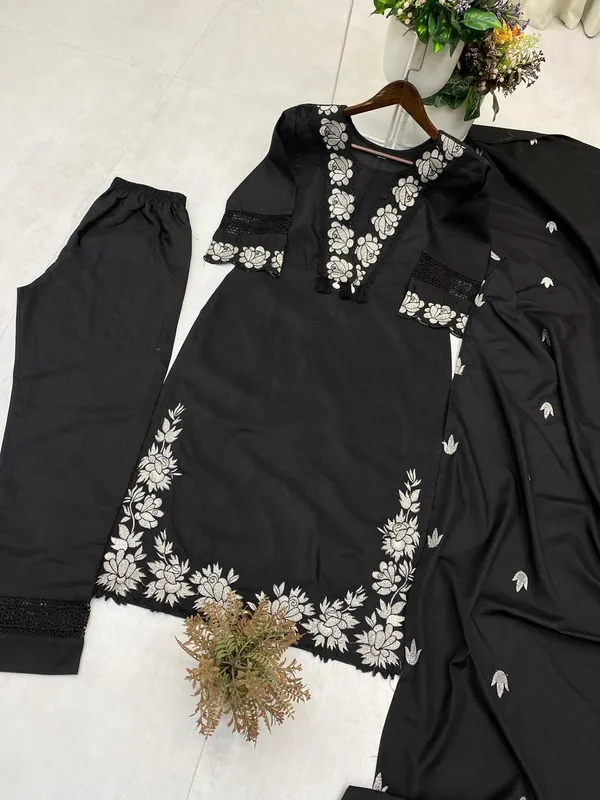 Sheesh_Bloom_Elegance_Ensemble
