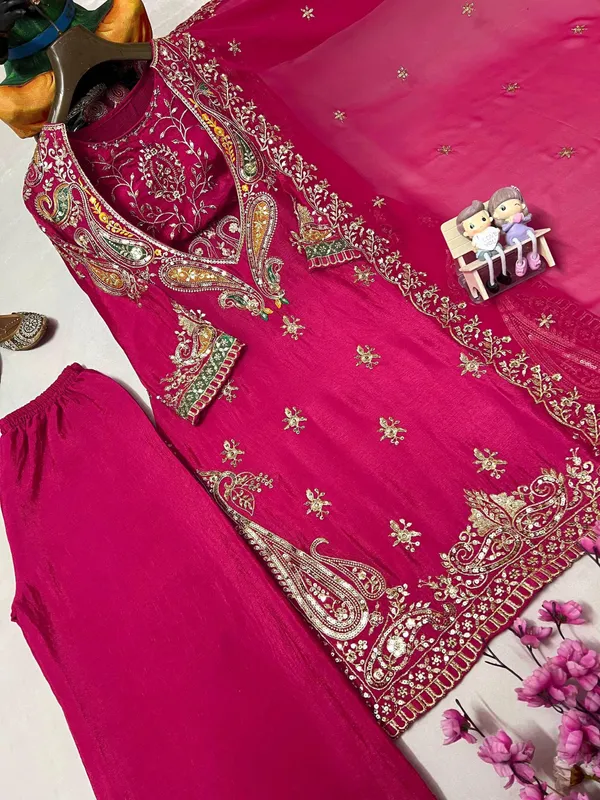 Sheesh_Gulnaar_Royale_Embroidered_Suit_Set