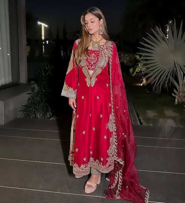 Sheesh_Gulnaar_Royale_Embroidered_Suit_Set