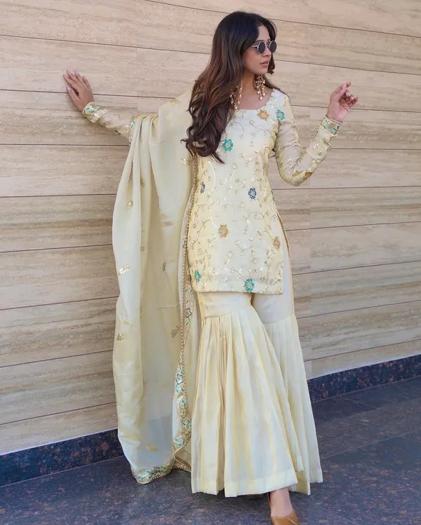 Sheesh_Manchali_Ruhani_Heritage_Sharara_Set