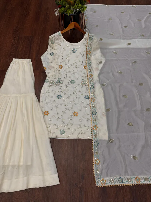 Sheesh_Manchali_Ruhani_Heritage_Sharara_Set