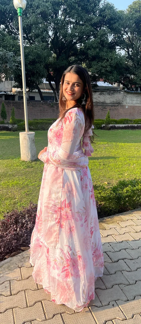 Sheesh_Meher-e-Gul_Anarkali_Set