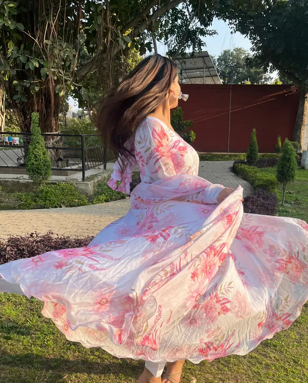Sheesh_Meher-e-Gul_Anarkali_Set