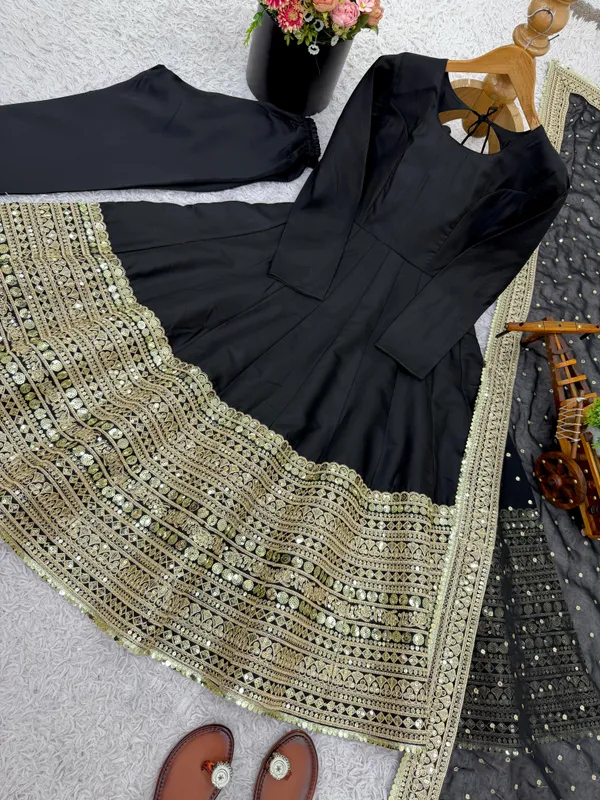 Sheesh_Midnight_Noor_Flared_Anarkali