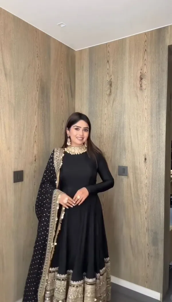 Sheesh_Midnight_Noor_Flared_Anarkali