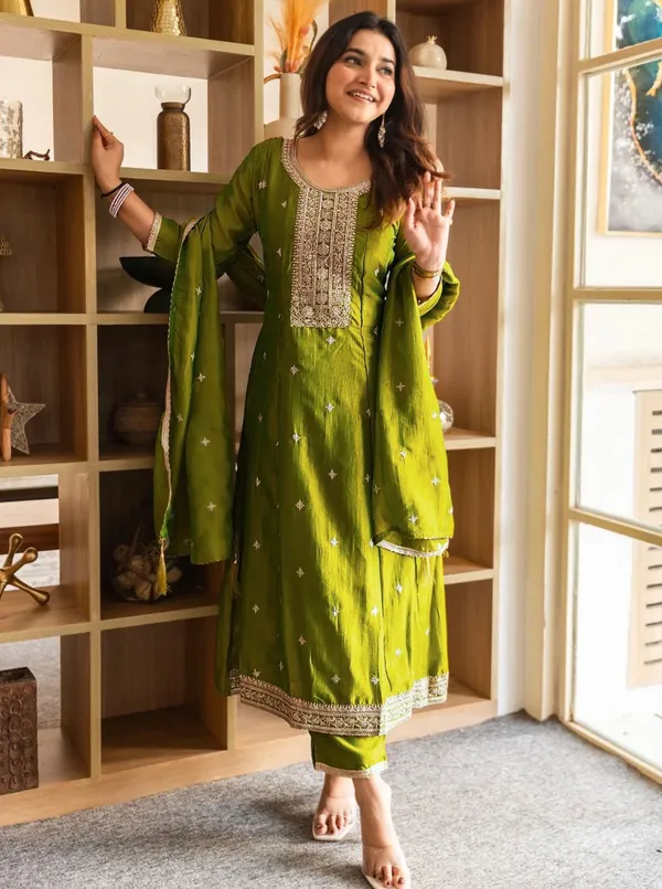 Sheesh_Nazakat_Festive_Kurta_Ensemble