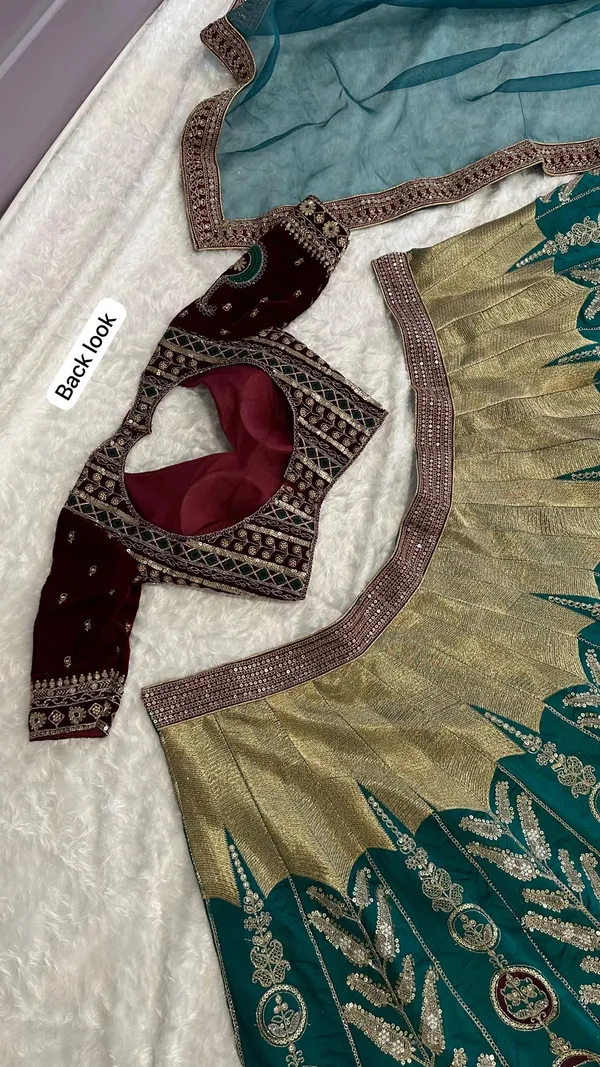 Sheesh_Regal_Emerald_Zari_Bridal_Lehenga_Set