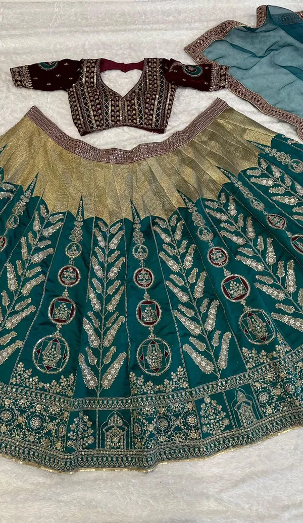 Sheesh_Regal_Emerald_Zari_Bridal_Lehenga_Set