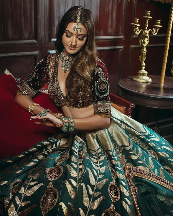 Sheesh_Regal_Emerald_Zari_Bridal_Lehenga_Set