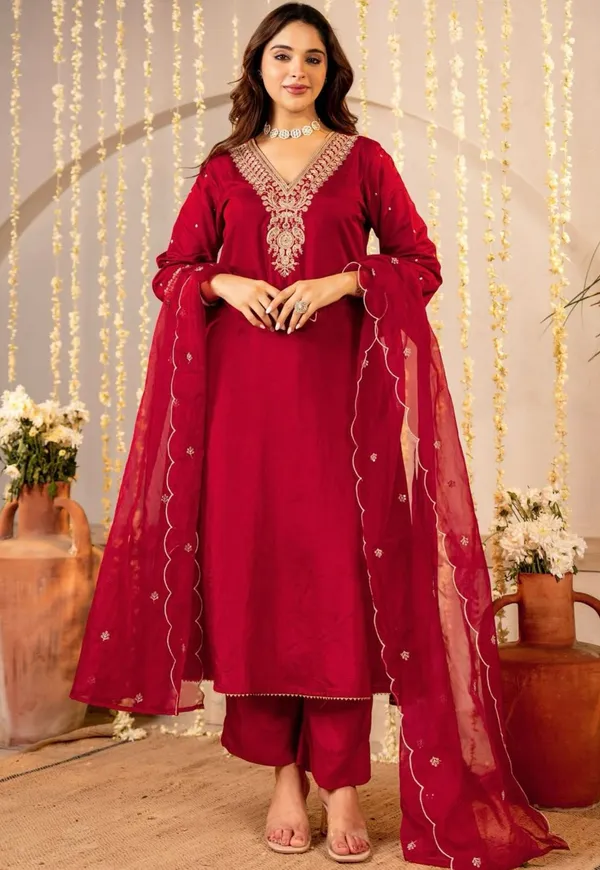 Sheesh_Scarlet_Elegance_Embroidery_Set