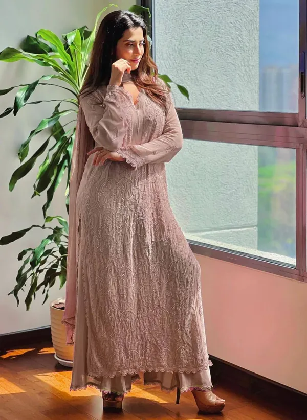 Sheesh_Timeless_Glow_Ethnic_Wear
