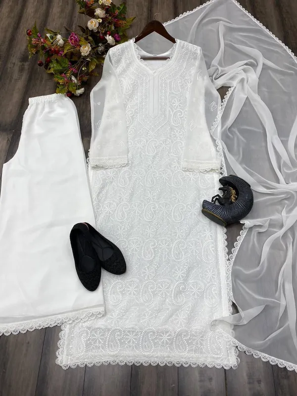Sheesh_Timeless_Glow_Ethnic_Wear