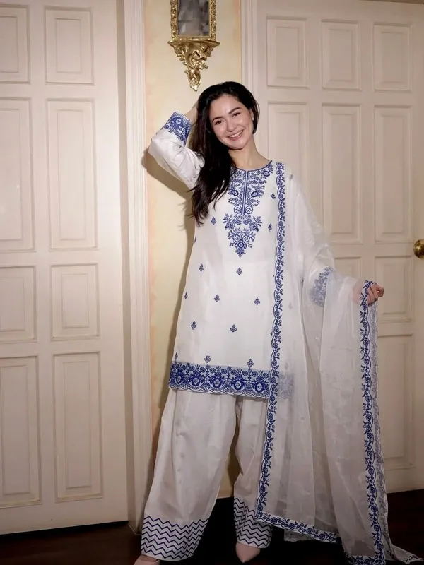 Sheesh_White_Rayon_Cotton_Embroidered_Kurti_Set_with_Farshi_Pant_&_Silk_Dupatta