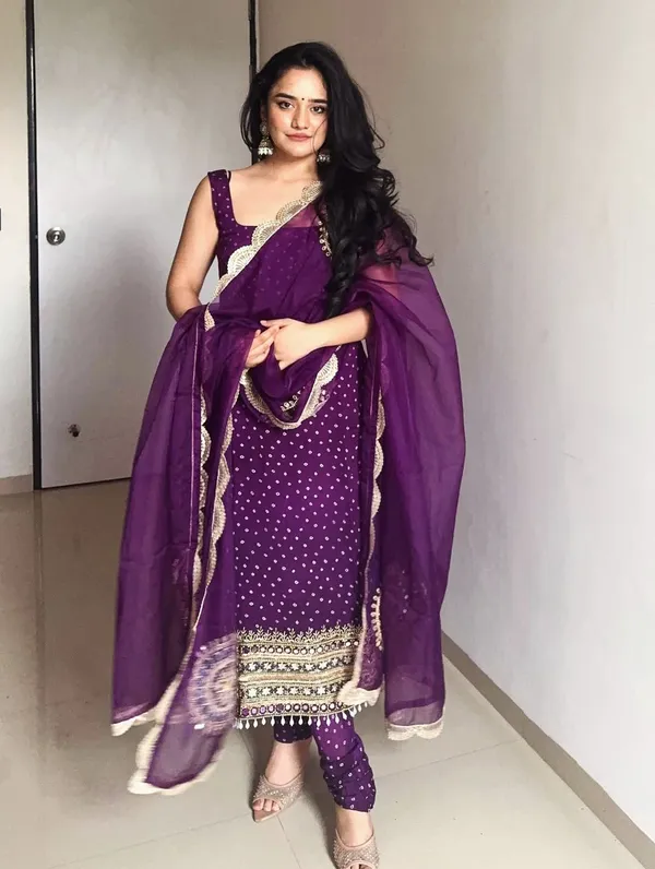 Sheesh_Zaariya__Embroidered_Suit