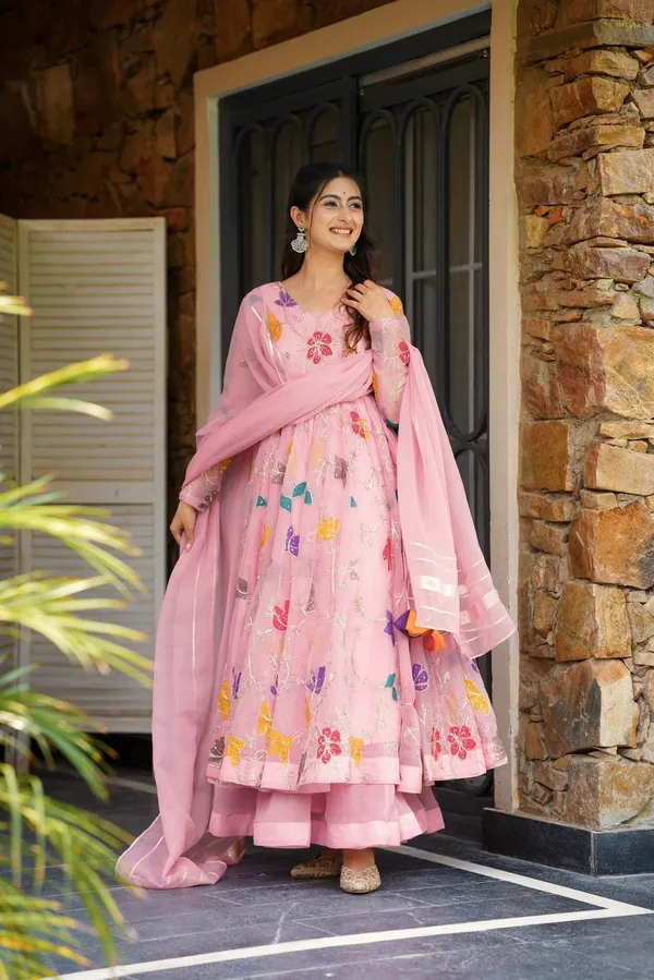 Sheesh_Rosy_Meadow_Embroidered_Suit
