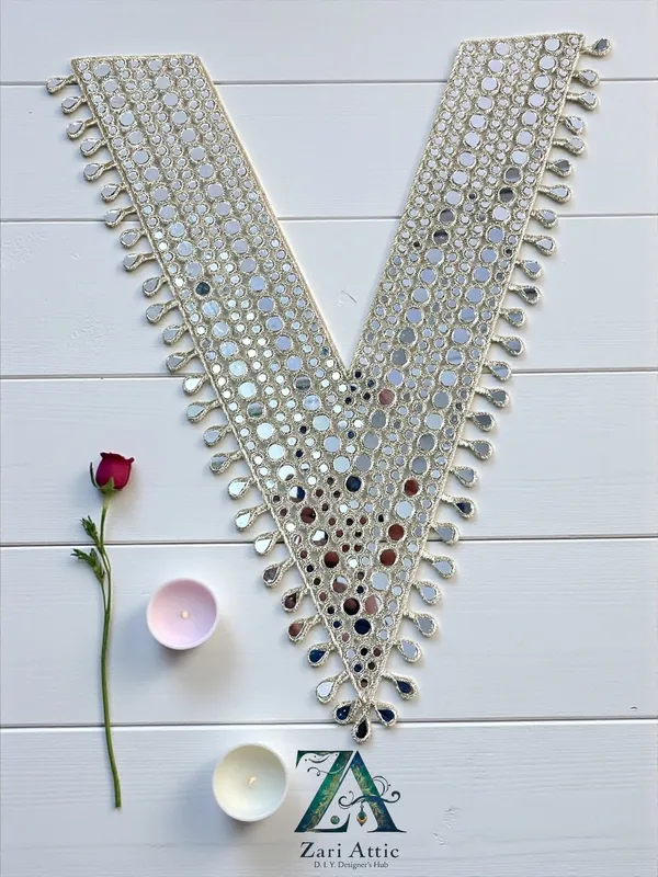 Gold_Cutwork_Mirror_Neckline_-_932