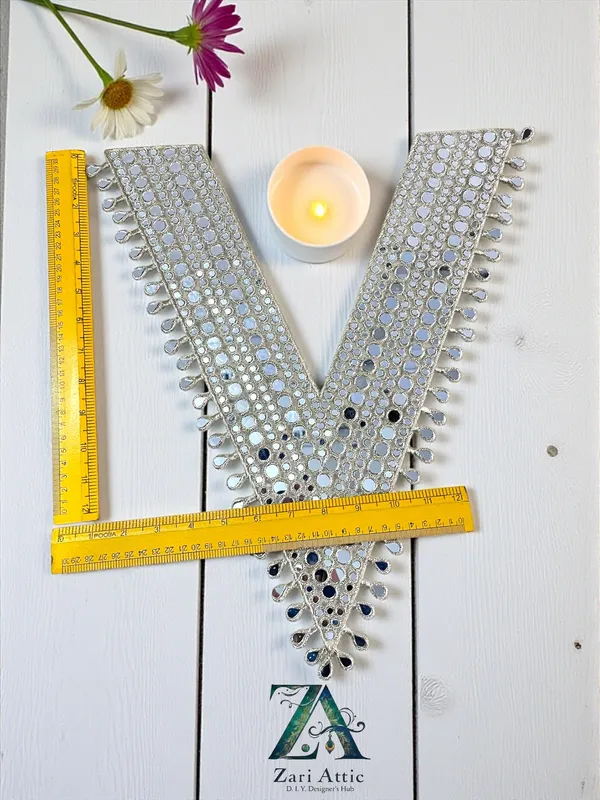 Gold_Cutwork_Mirror_Neckline_-_932