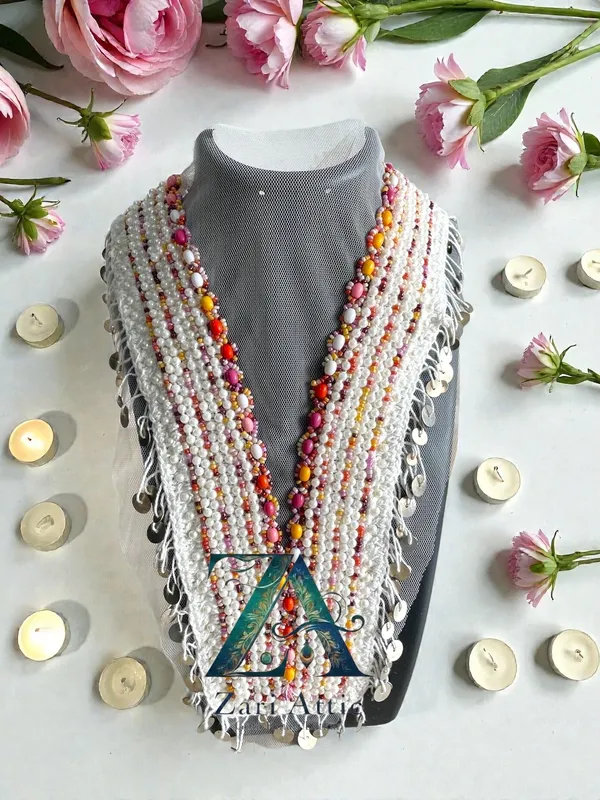 Trendy_Neckline_Patch_White/Red