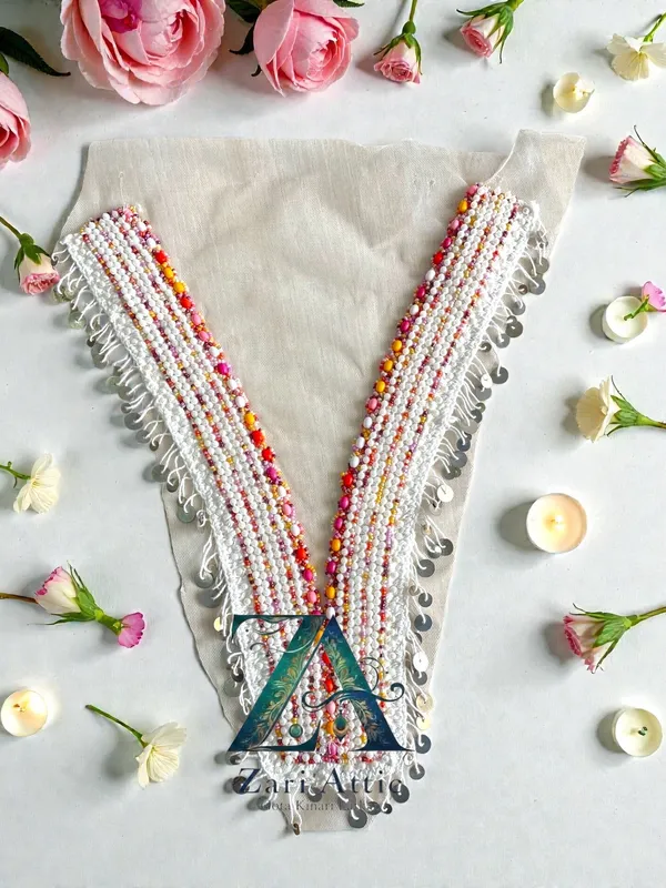 Trendy_Neckline_Patch_White/Red