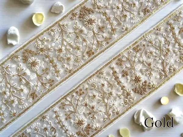 White_Embroidered_Fabric_Lace_(3.5_Inch)