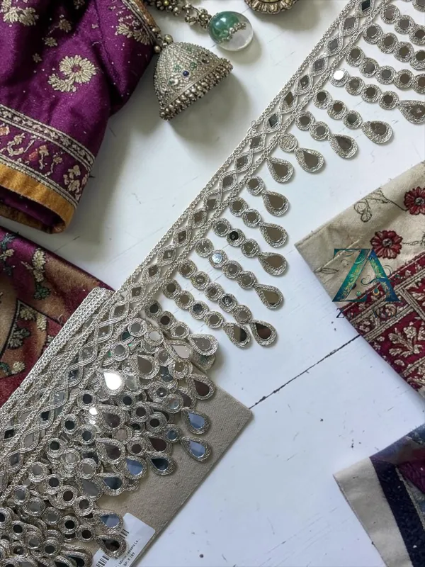 Tasseled_Mirror_Lace_-_49044