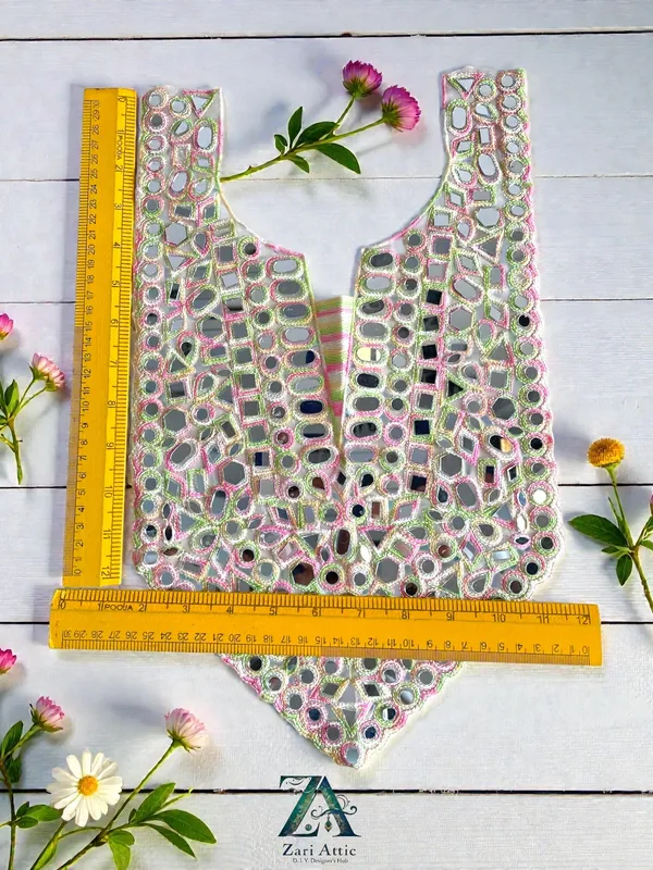 Trendy_Mirror_Neckline_Patch