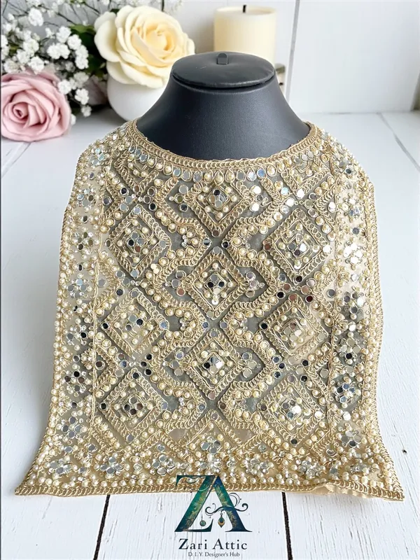 Zari_Embroidered_Mirror_Neckline