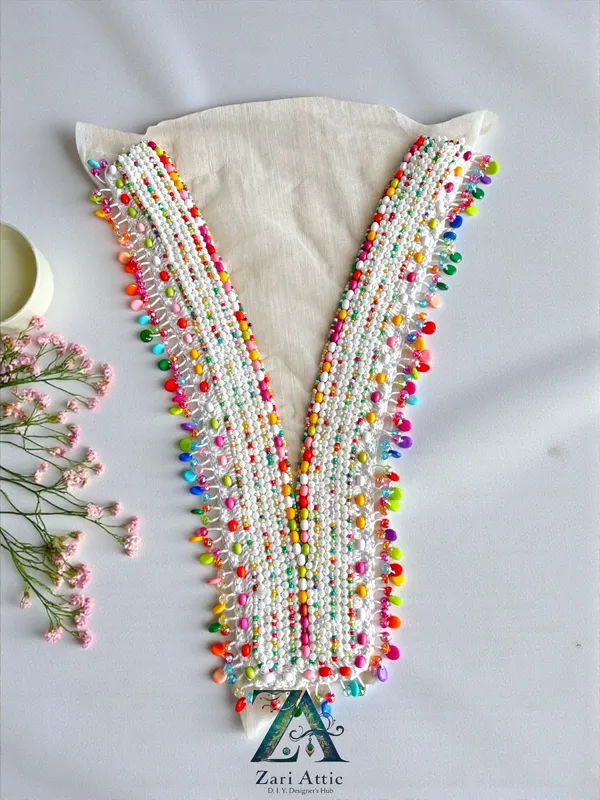 Cut-Dana_Mirror_Neckline_Patch-White-Multicolour