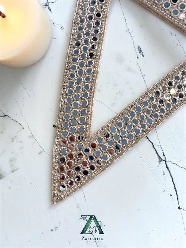 Trendy_Mirror_Neckline_Patches