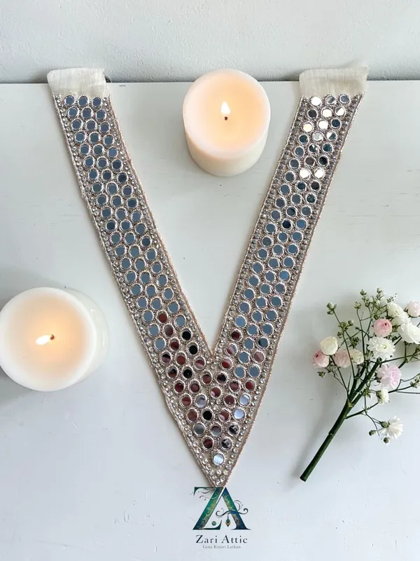 Trendy_Mirror_Neckline_Patches