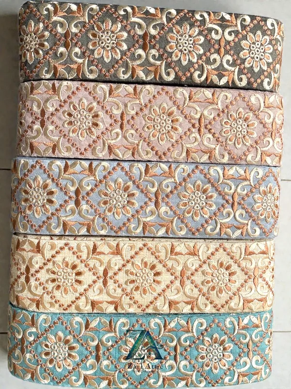 White_Emroidered_Lace(2.5_Inch)