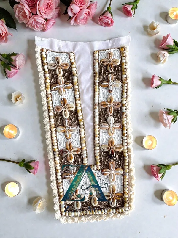 Trendy_Neckline_Patch_White