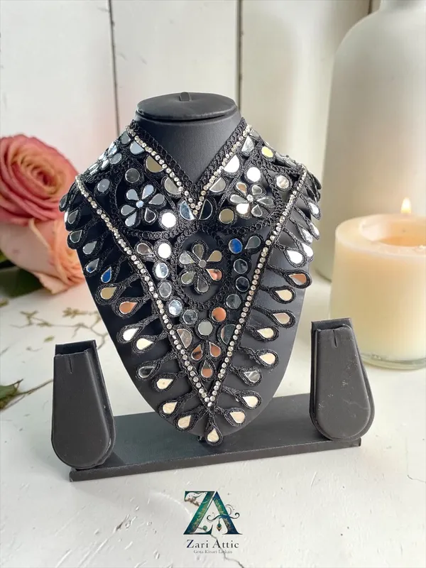 Black_Cutwork_Mirror_Neckline
