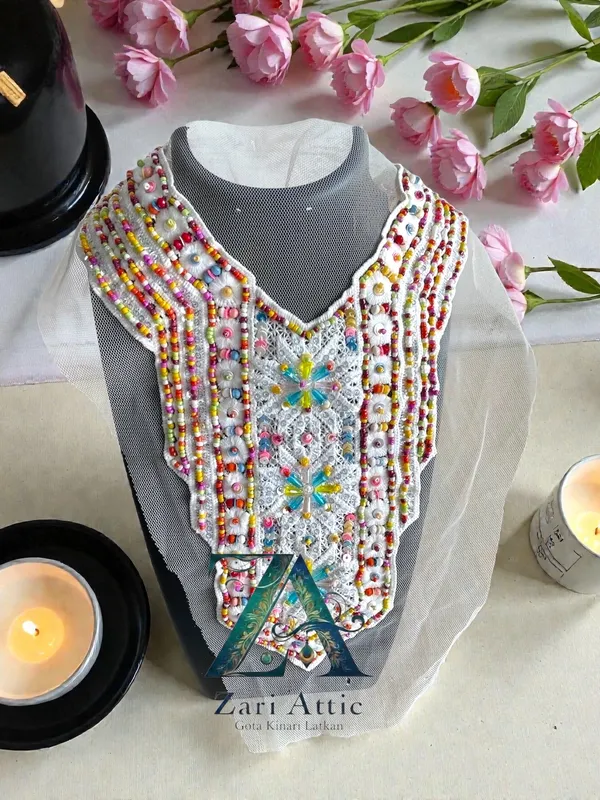 Trendy_Neckline_Patch_White