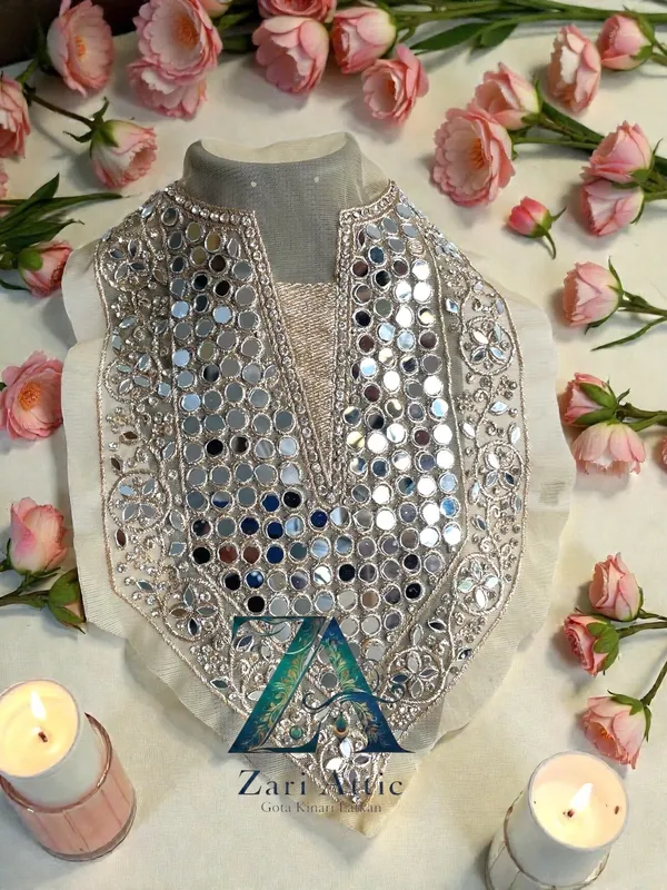 Trendy_Mirror_Neckline_Patches