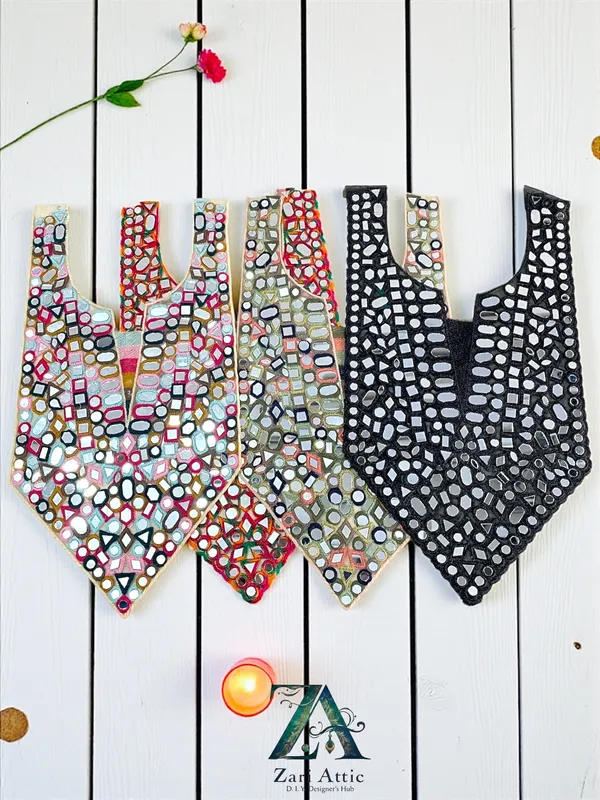 Dyeable_White_Mirror_Neckline_Patches-Black