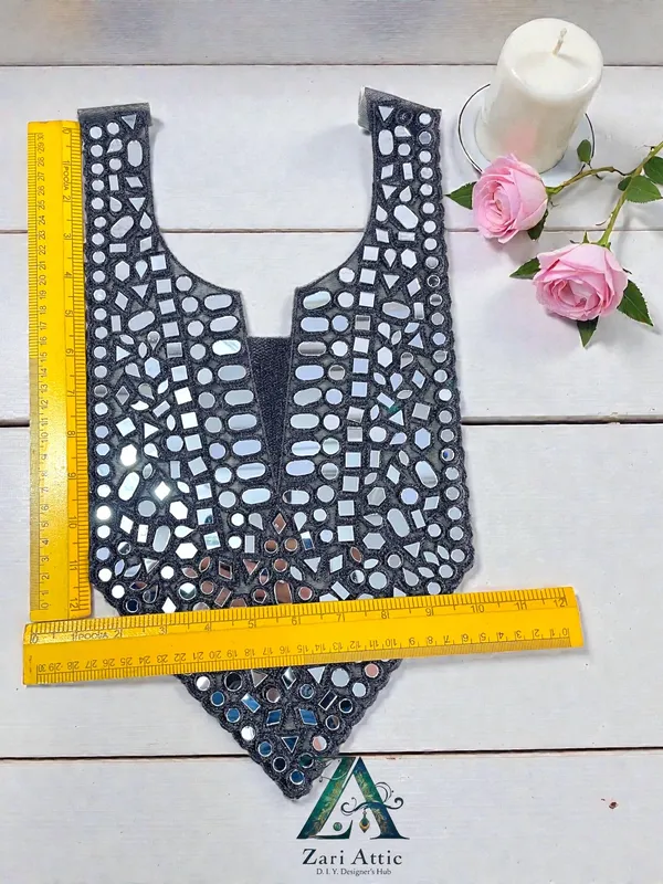 Dyeable_White_Mirror_Neckline_Patches-Black