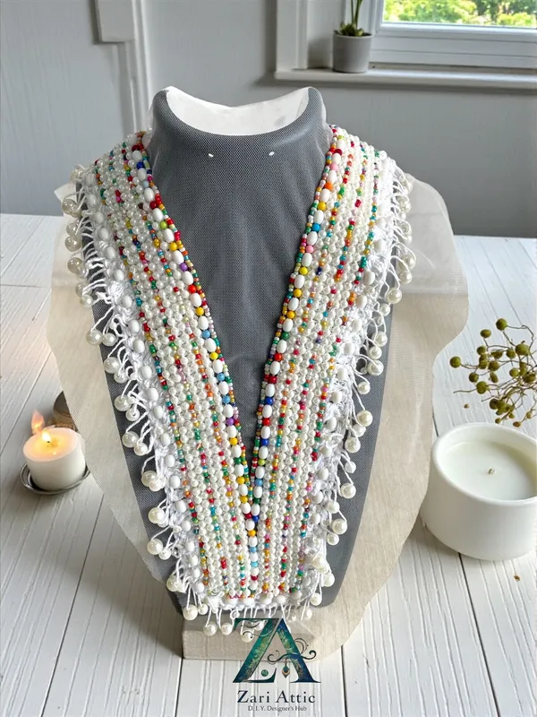 Cut-Dana_Mirror_Neckline_Patch-White-Blue
