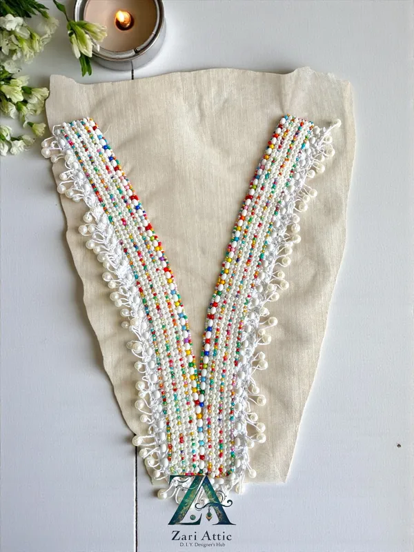 Cut-Dana_Mirror_Neckline_Patch-White-Blue