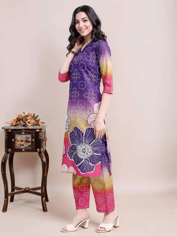 Women_Multicoloured_Bandhani_&_Floral_Printed_Straight_Kurta_with_Trousers