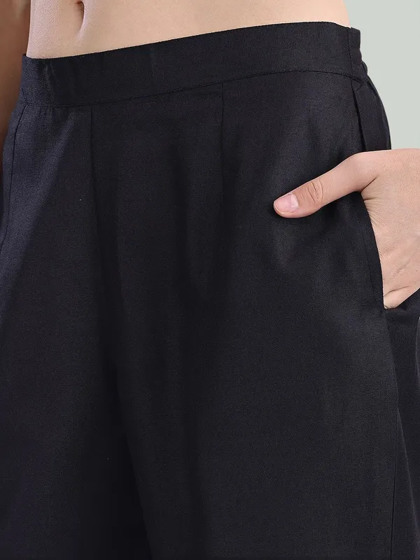 Black_Solid_Embroidered_Cotton_Blend_Straight_Kurta_With_Solid_Cotton_Blend_Trouser_For_Women