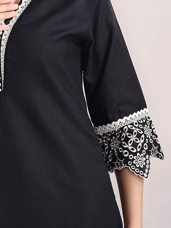 Black_Solid_Embroidered_Cotton_Blend_Straight_Kurta_With_Solid_Cotton_Blend_Trouser_For_Women