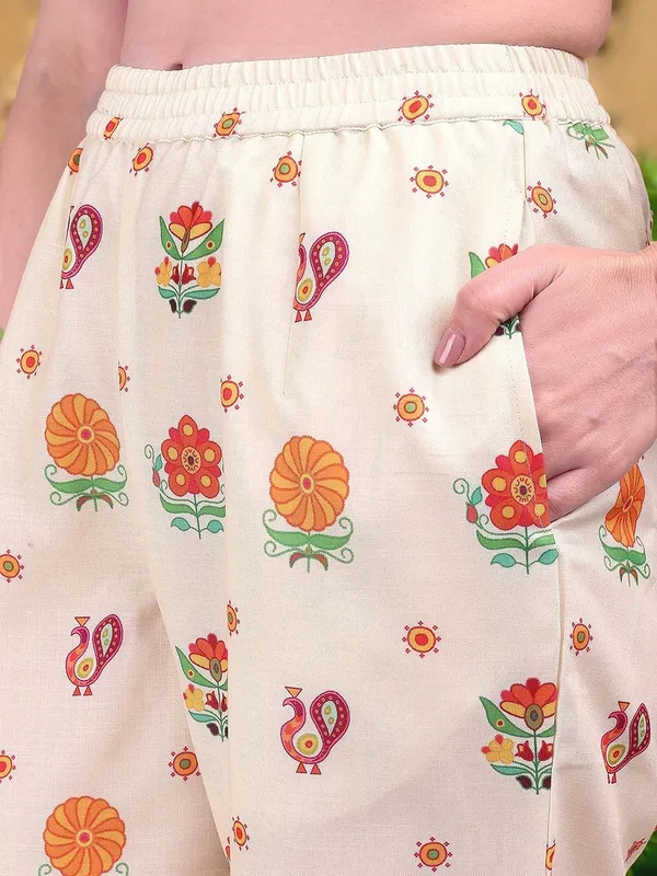 Cream_Floral_Printed_Cotton_Blend_Straight_Kurta_With_Printed_Cotton_Blend_Trouser_And_Printed_Dupatta_For_Women
