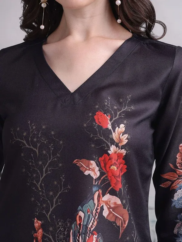 Black_Floral_Printed_Cotton_Blend_Straight_Kurta_With_Solid_Cotton_Blend_Trouser_And_Printed_Dupatta_For_Women