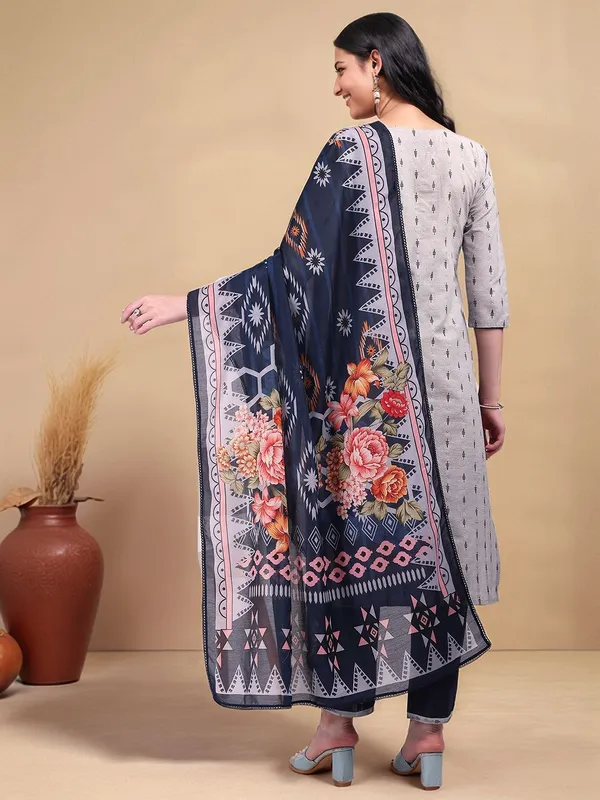 Grey_Ethnic_Motifs_Woven_Cotton_Blend_Straight_Kurta_With_Solid_Cotton_Blend_Trouser_And_Printed_Dupatta_For_Women