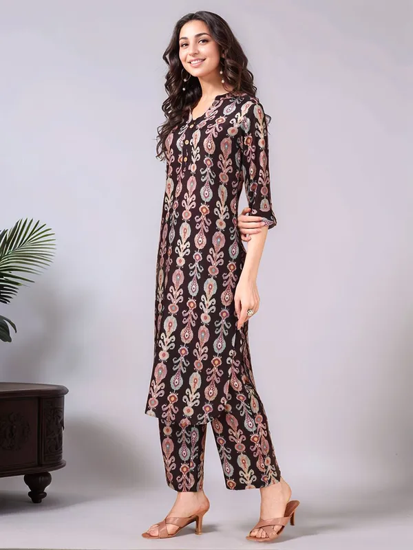 Women_Black_Poly_Cotton_Digital_Printed_Straight_kurta_&_Printed_Trousers