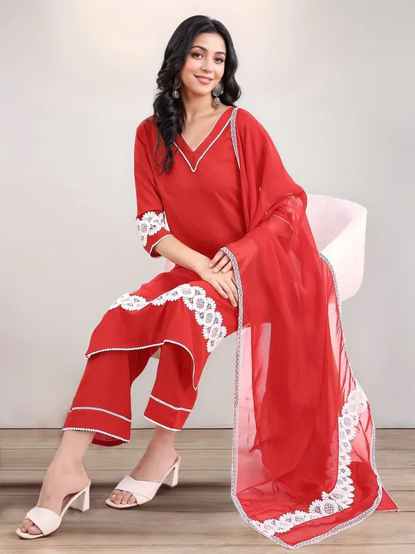 Red_Solid_Solid_Viscose_Rayon_Lace_Detailing_Straight_Kurta_With_Solid_Viscose_Rayon_Trouser_And_Solid_Dupatta_For_Women