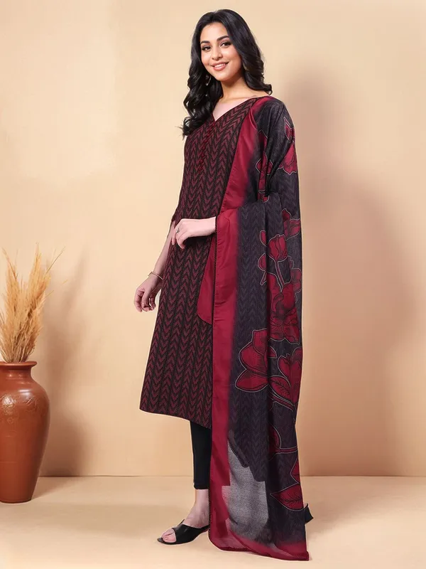 Black_&_Red_Woven_Design_Cotton_Blend_Straight_Kurta_With_Solid_Cotton_Blend_Trouser_And_Printed_Dupatta_For_Women