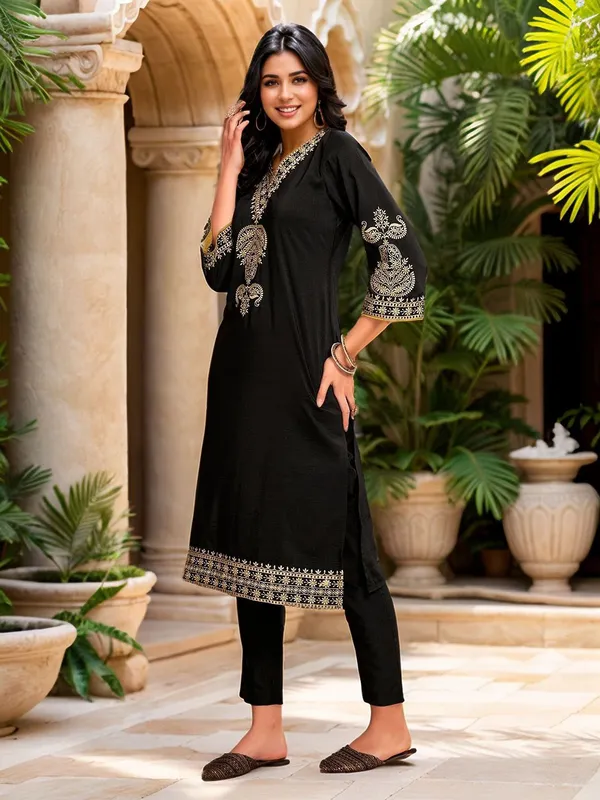 Women_Black_Chinon_Thread_work_Embroidered_V-Neck_straight_Kurta_Set